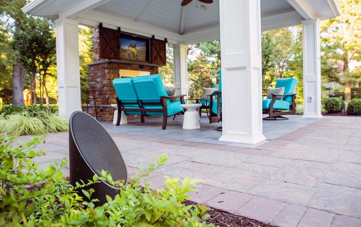 PREMIER OUTDOOR LIVING EXPERIENCE! Gramophone